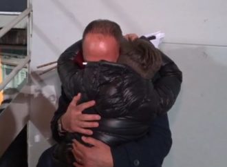 Le lacrime di Salerno e l’abbraccio col figlio Giuseppe