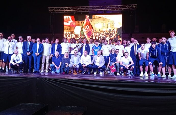 Gualtieri ha ospitato la presentazione della Reggiana 24/25